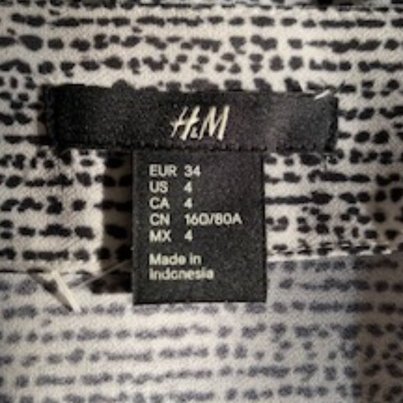 H&M Women's V-Neck Black and White Polyester Blouse, Size 4 - Picture 5 of 7
